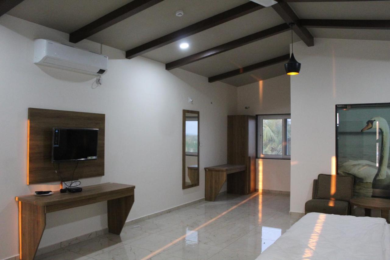 Flamingo Club And Resort Una 3 Km Away From Diu Check Post Екстериор снимка