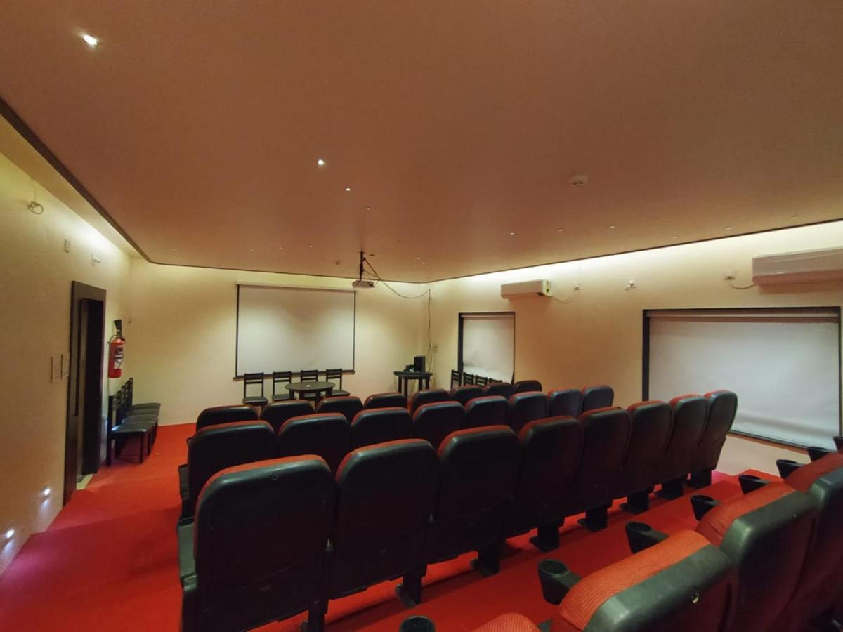 Flamingo Club And Resort Una 3 Km Away From Diu Check Post Екстериор снимка