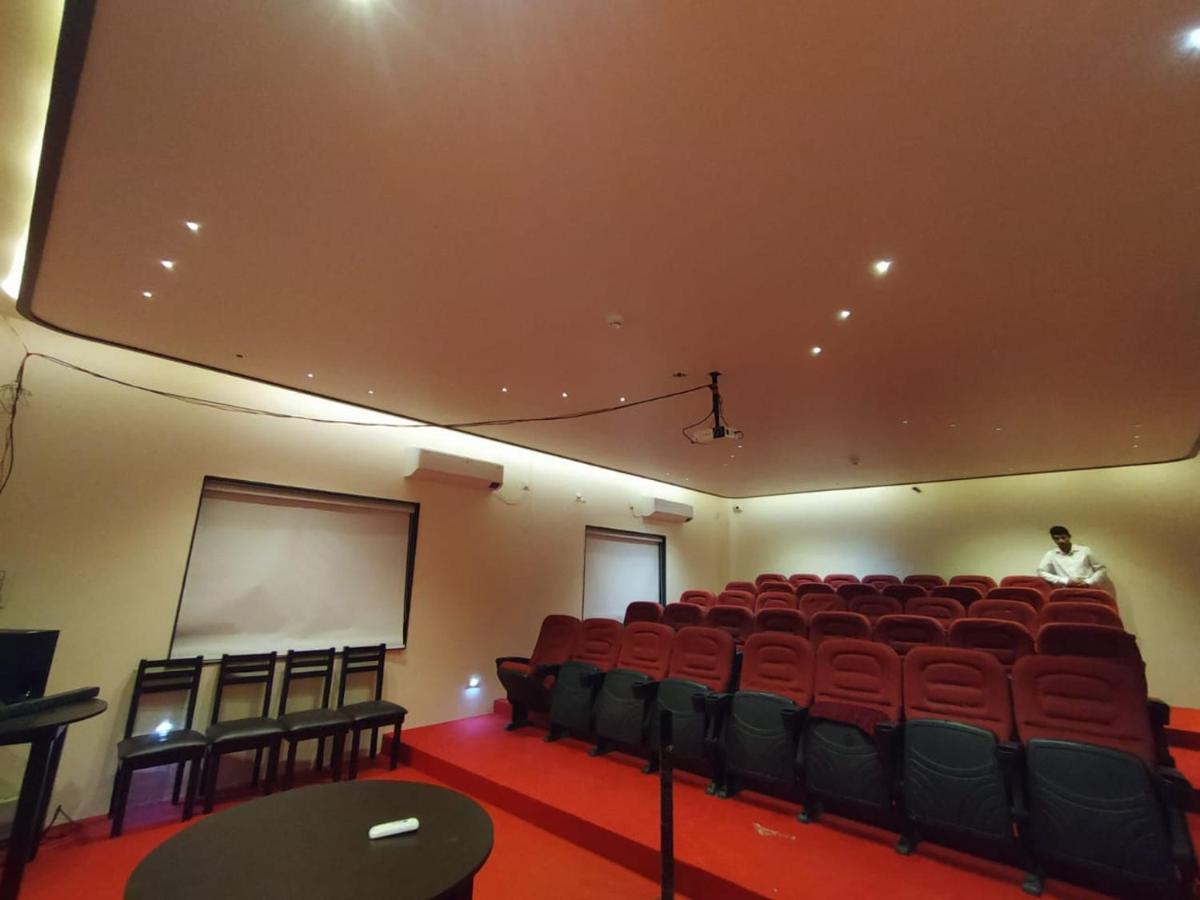 Flamingo Club And Resort Una 3 Km Away From Diu Check Post Екстериор снимка
