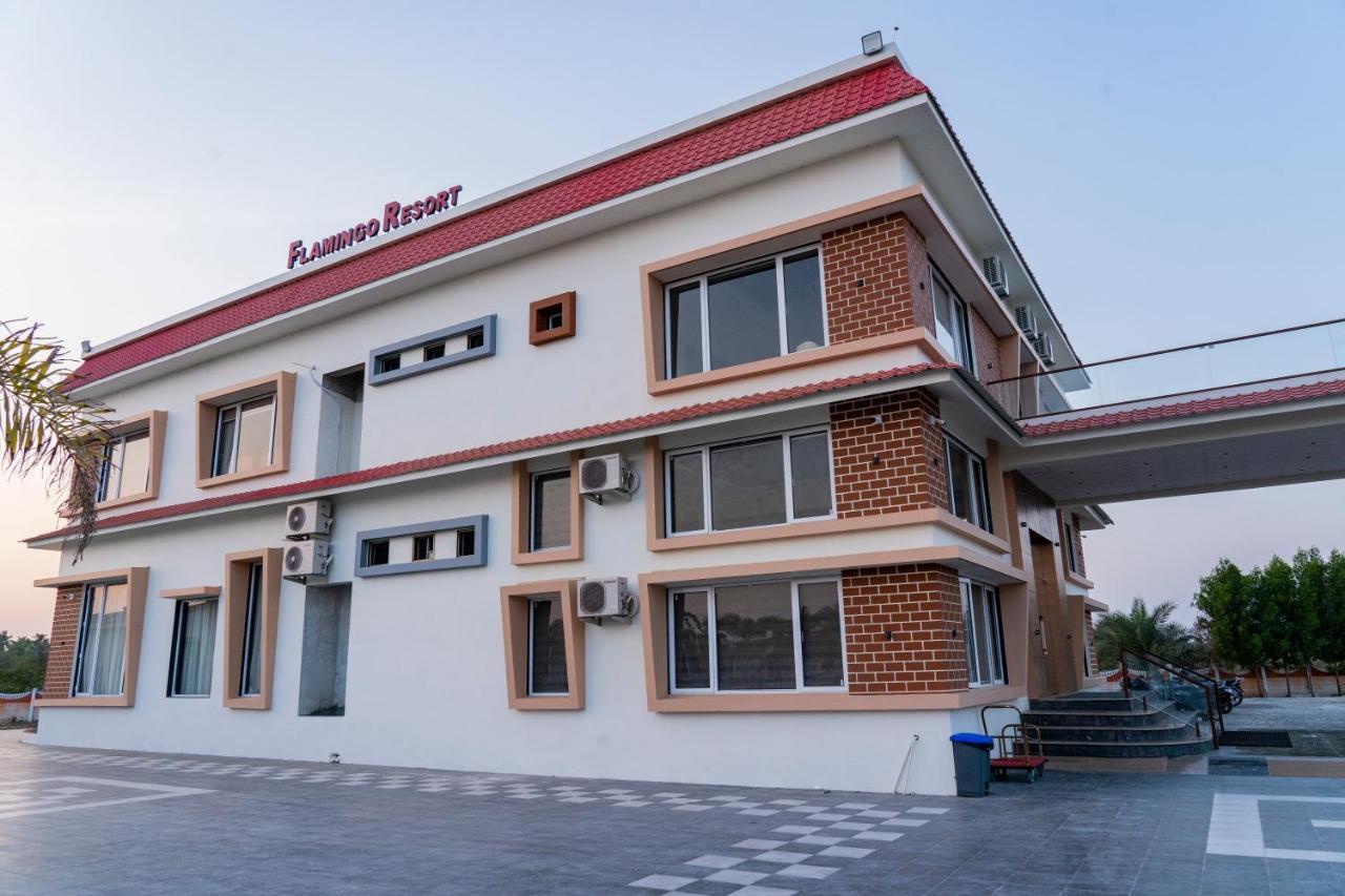 Flamingo Club And Resort Una 3 Km Away From Diu Check Post Екстериор снимка