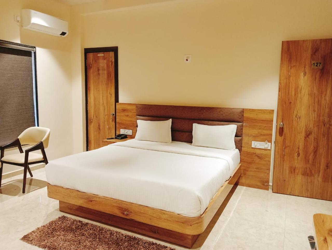 Flamingo Club And Resort Una 3 Km Away From Diu Check Post Екстериор снимка