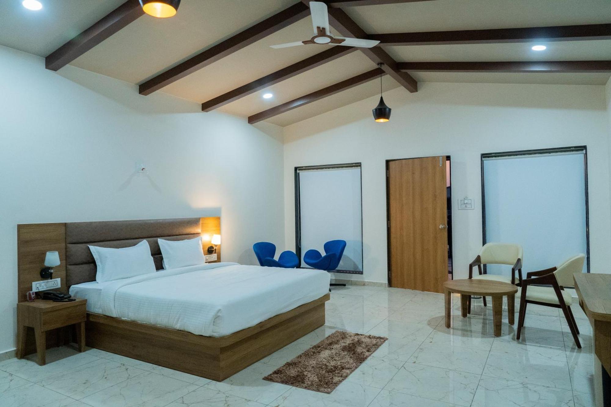 Flamingo Club And Resort Una 3 Km Away From Diu Check Post Екстериор снимка